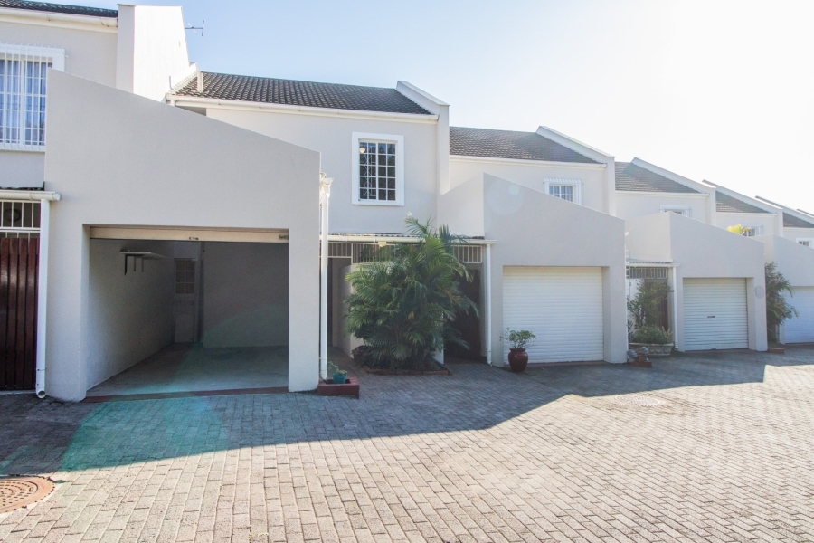 3 Bedroom Property for Sale in Bonza Bay Eastern Cape